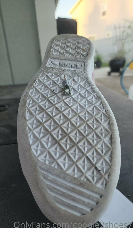 goodie2shoes7 pornstar nude archive