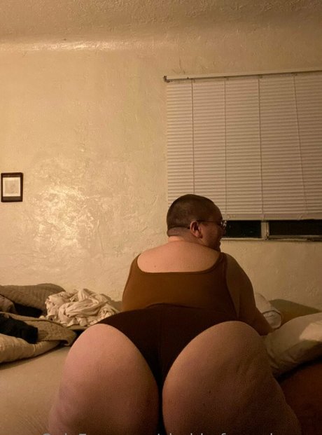 bbwfrogprincess model top photo