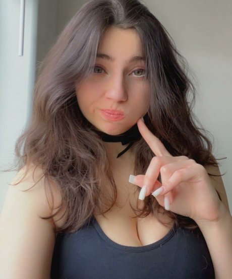 Lilac Love art model pictures