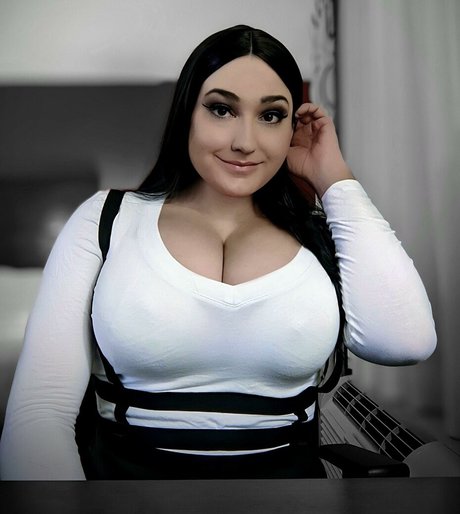 ThighHiBby model best images