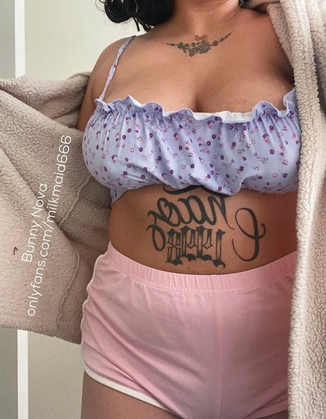 Milkmaid666 naked model photo