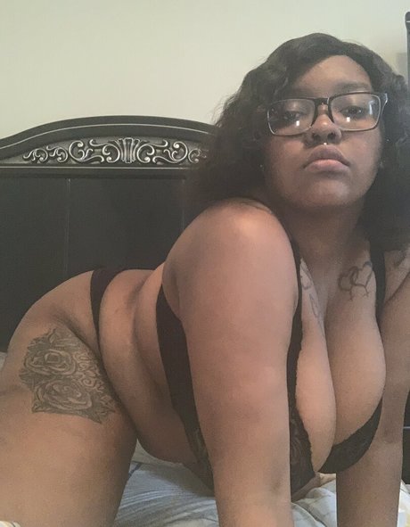 thickkbeauty pornstar erotic images