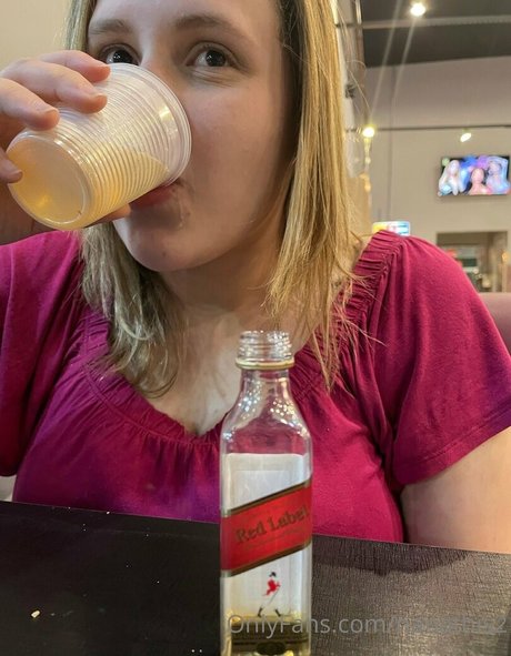 Nanathis model nude pictures