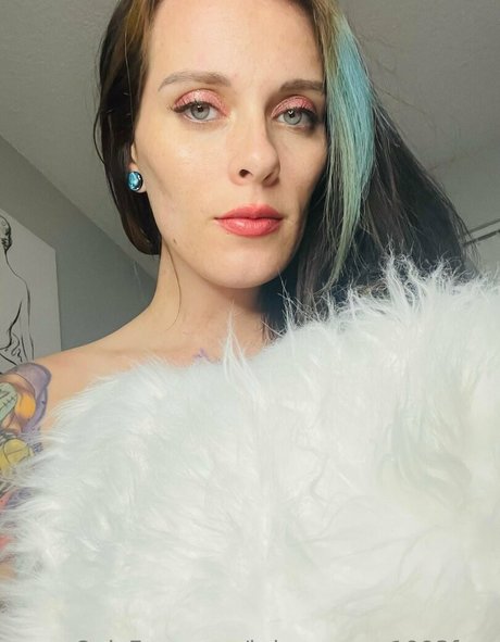 petite blonde onlyfans hot pics