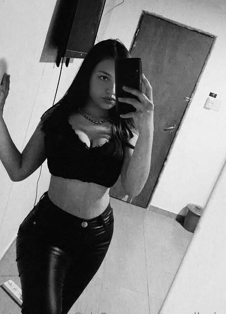 bunnyallesia hot pornstar image