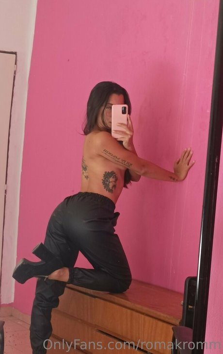 romakromm model porn img