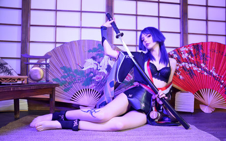 Flutterow model nude image