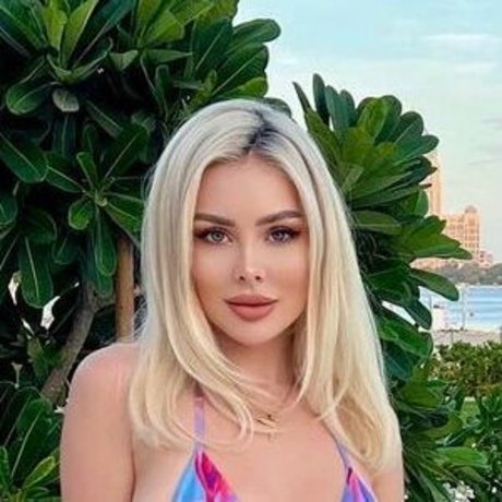 eating onlyfans beautiful nude image