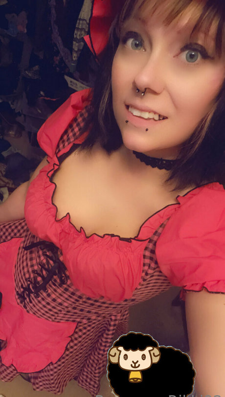 ravenousrikki92 erotic pornstar photo