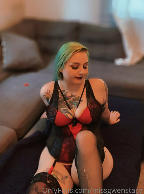 missgwenstacy hot model pics