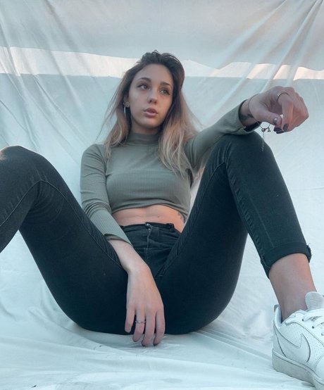 agusdigri sexy pornstar photos