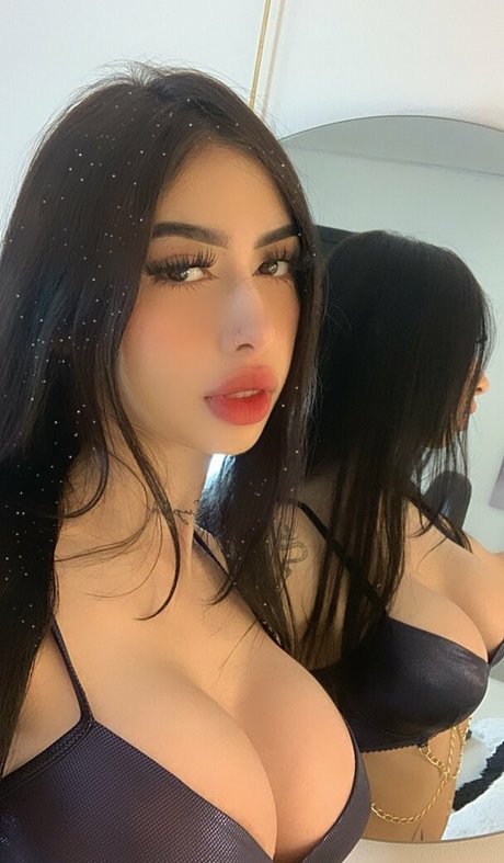 caro roldan model nude pictures