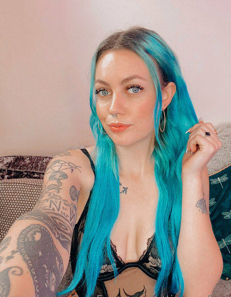 lottienovafree pornstar exclusive photos