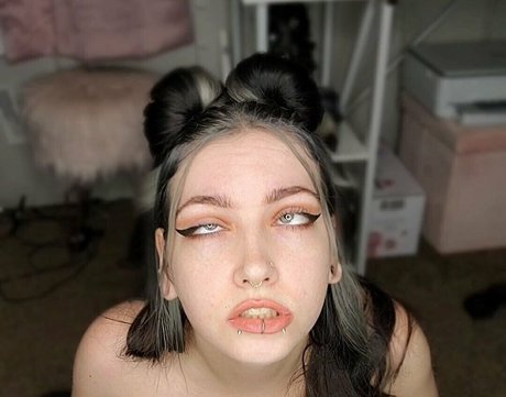 meaghanisdead69 model free pictures