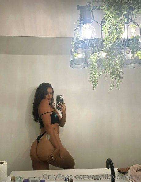 aprillovegeary beautiful model img