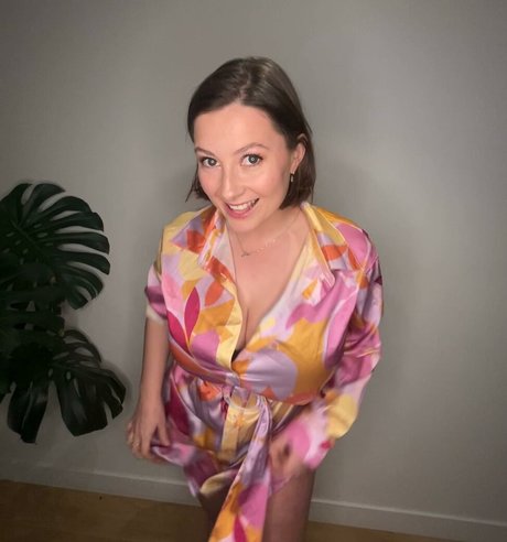 brown eyes kitty onlyfans hd pictures