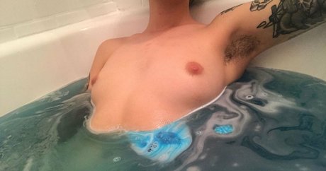 Littlehollybeth star exclusive pics