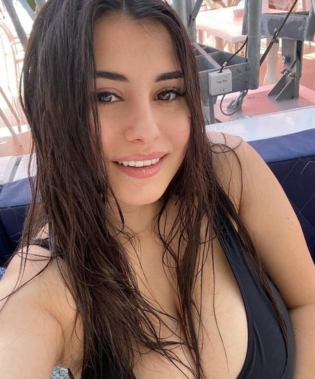 Rozzzywow model nudes image