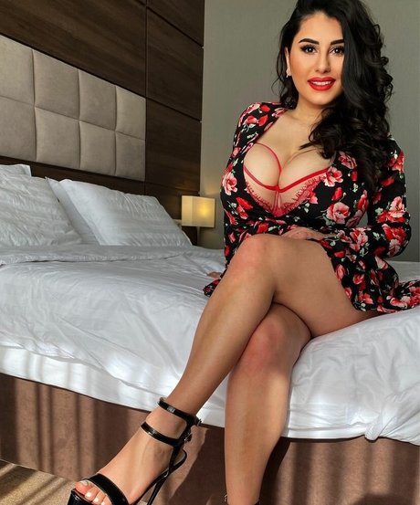 eating onlyfans beautiful image