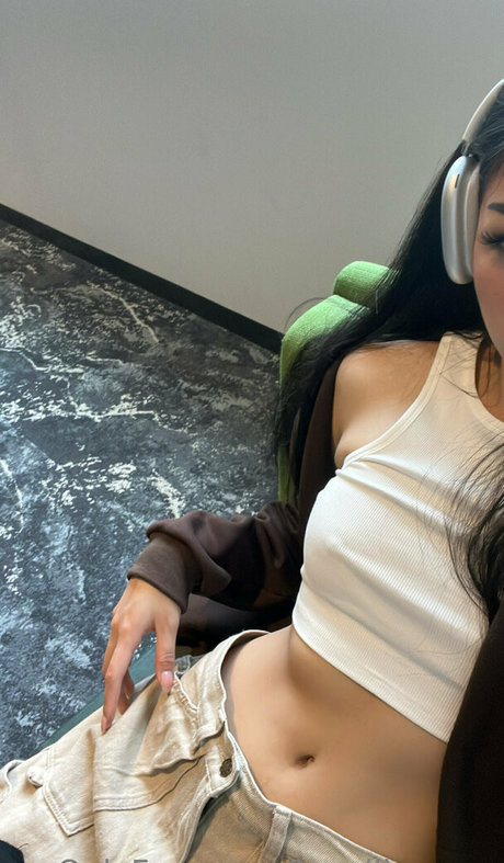 kamillawong model adult image