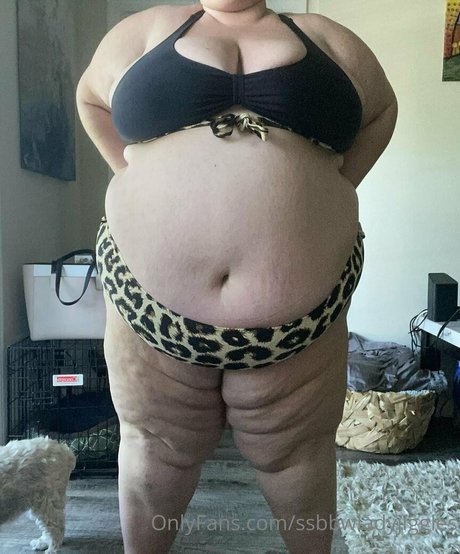 busty mom onlyfans beautiful naked image