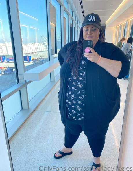 curvy shemale onlyfans art xxx pic