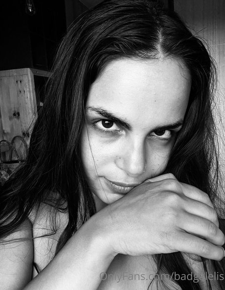 richelis sexy actress photos