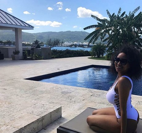 ShayLiving xxx pornstar img