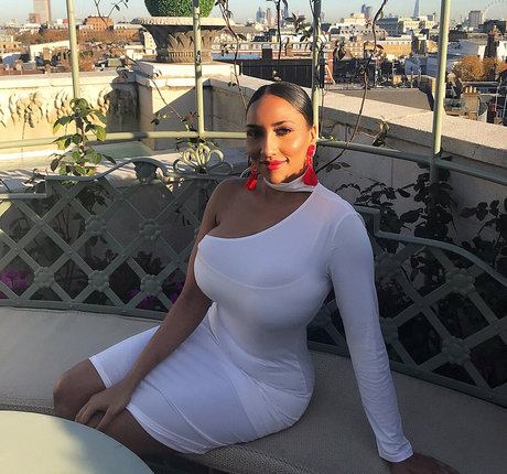 ShayLiving xxx actress photo