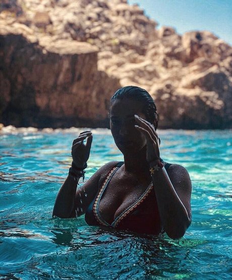 Paola Arena beautiful model gallery