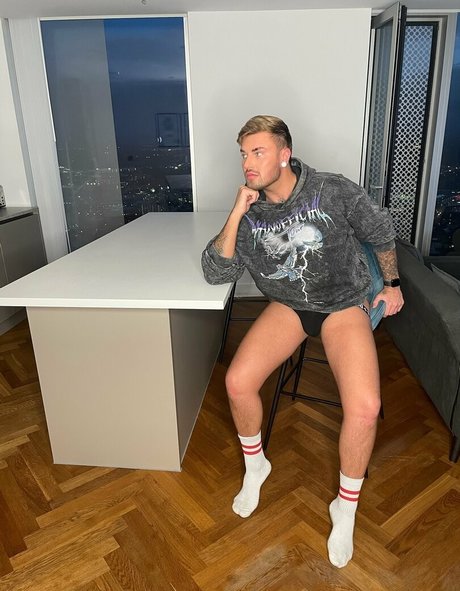 blondedan nude pornstar images