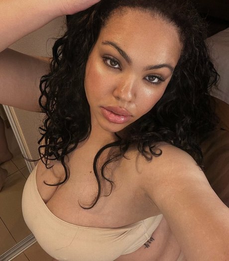 Teeee xxx actress image