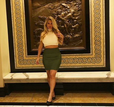 Nicolle A nudes model pics