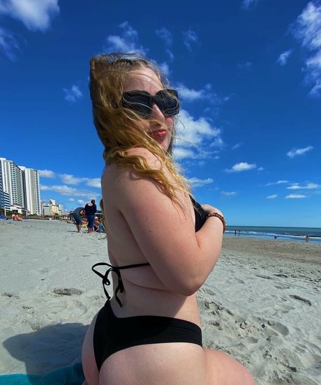 Halohailsangel pornstar nude image