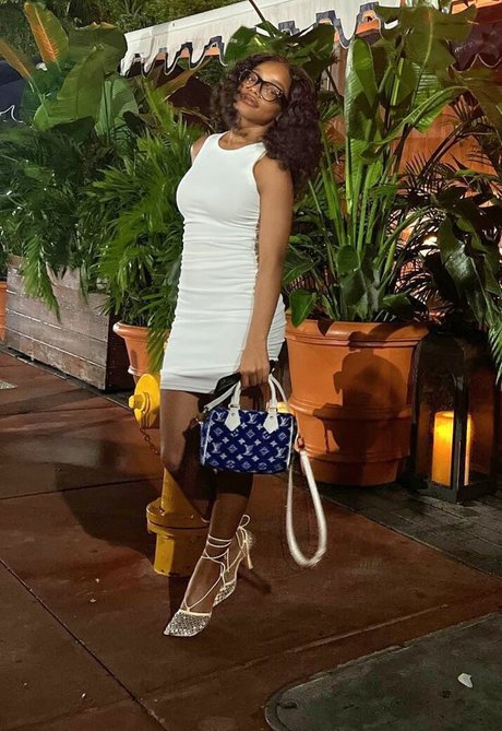 black hair onlyfans best pics