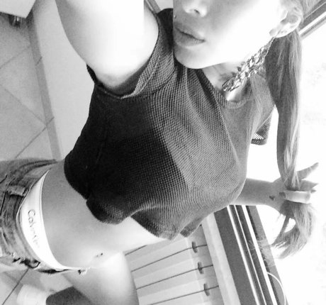 Miss Caffeine sex model photo