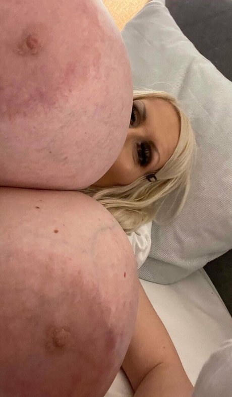 man onlyfans naked images