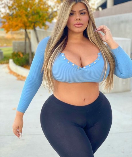 Michelle Mendez model photos