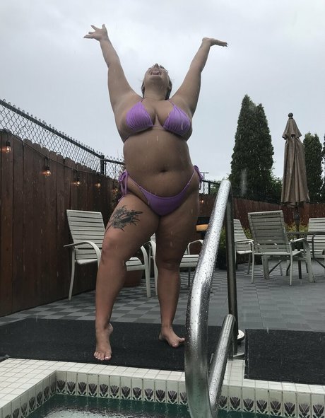 asian brunette onlyfans top image