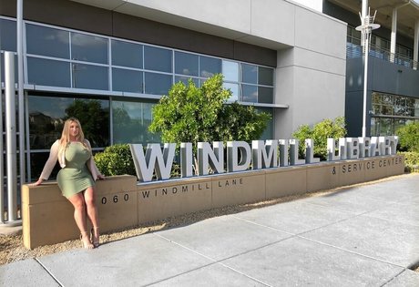 Taya Christian perfect model img