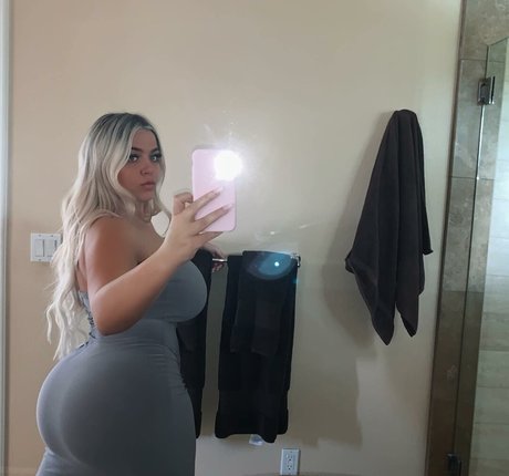 kaylanegs pretty star img