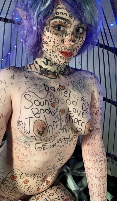 teasinglytrashed xxx actress pic