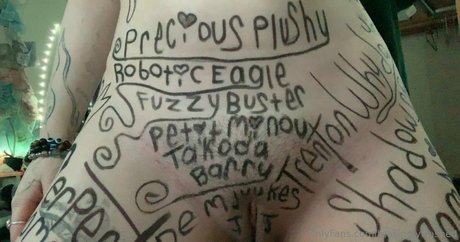 teasinglytrashed erotic star photo