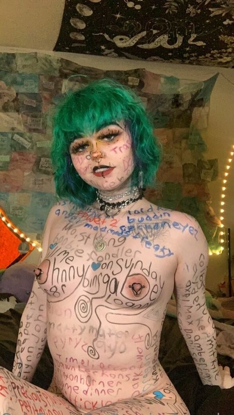 young onlyfans exclusive photo