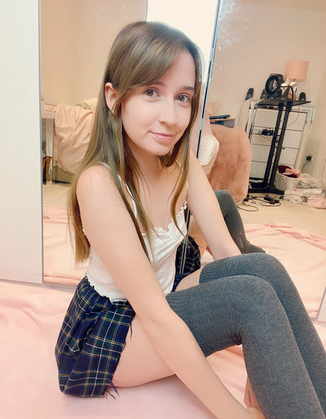 kira free top star pic