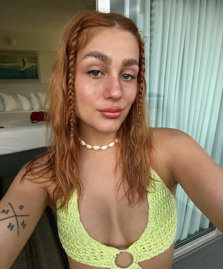 Lara Ledwidge pornstar pretty image