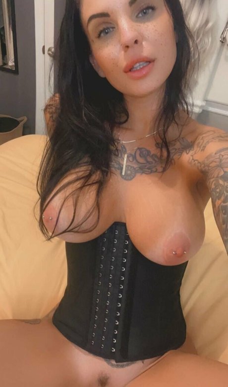 LaurenRad porn actress pic