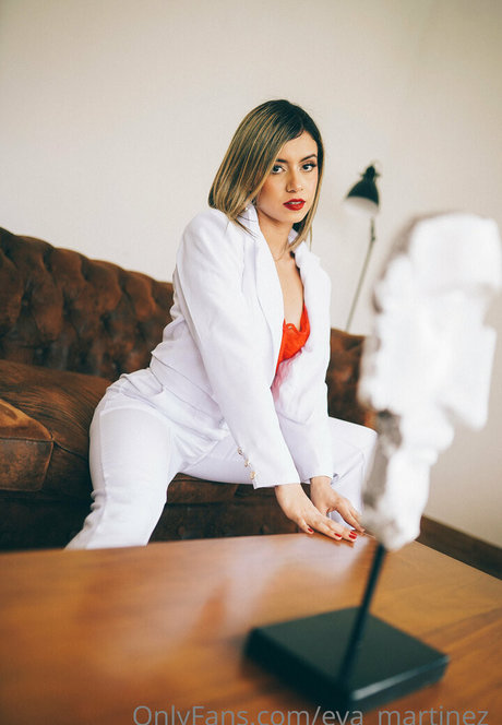 eva martinez art model picture