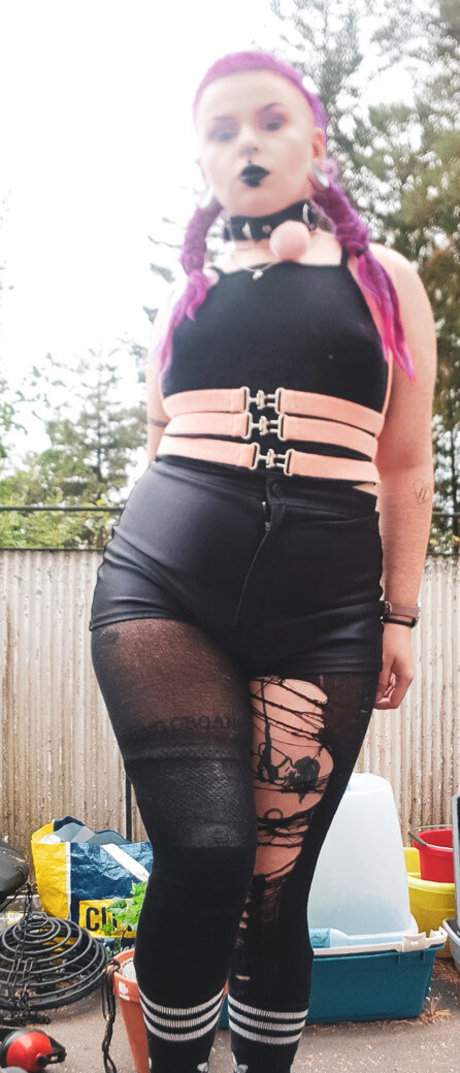 bitxhcraft erotic model pic