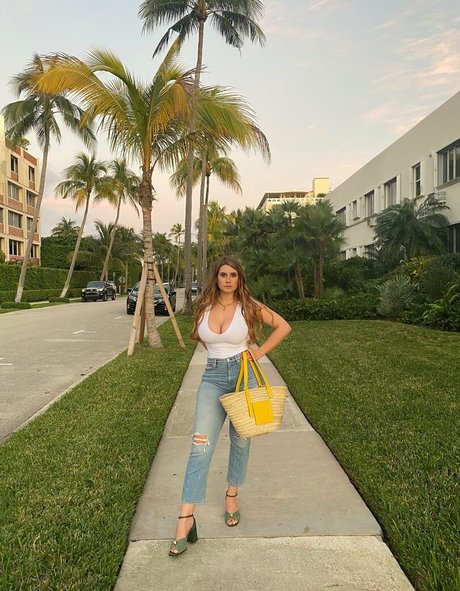 chloelamb pretty pornstar galleries